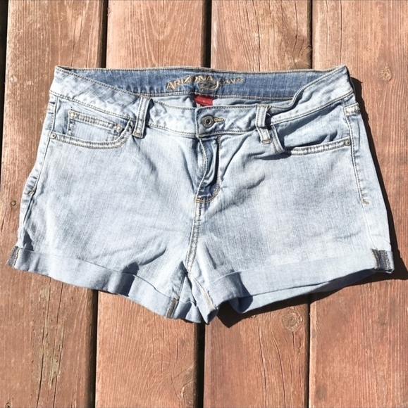 Arizona Light Wash Denim Cuffed Jean Shorts Juniors 9 Casual Booty Summer EUC - Picture 1 of 4